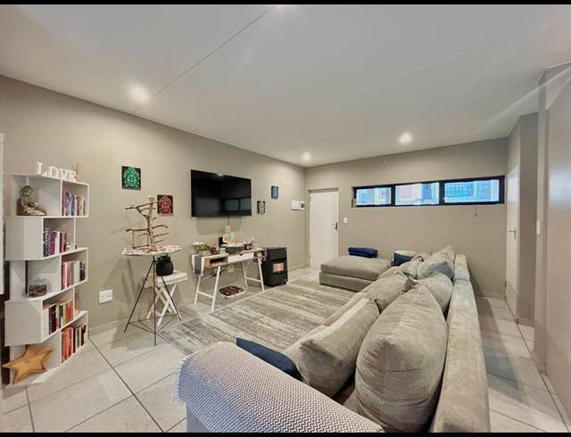 3 BEDROOM TOWNHOUSE FOR SALE IN FERNDALE